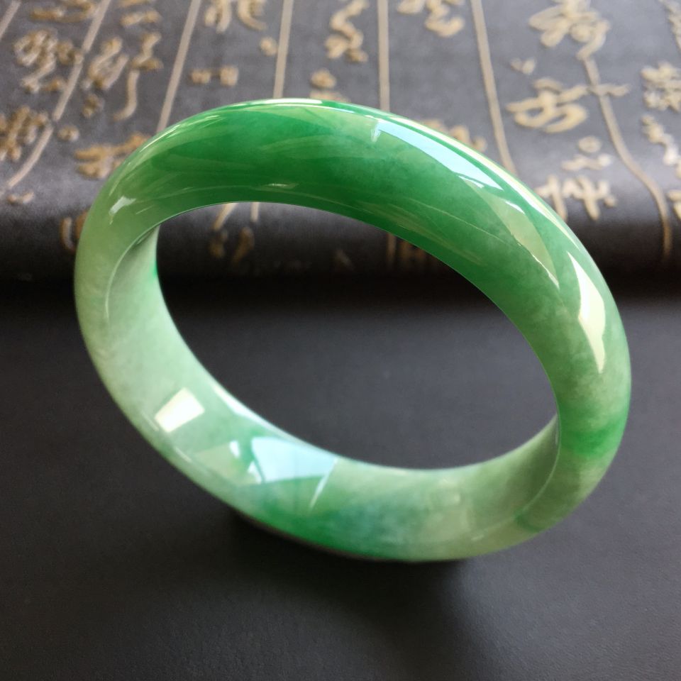 糯冰种飘翠手镯(58mm)