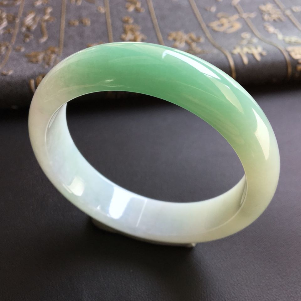 糯冰种晴水手镯(53.6mm)