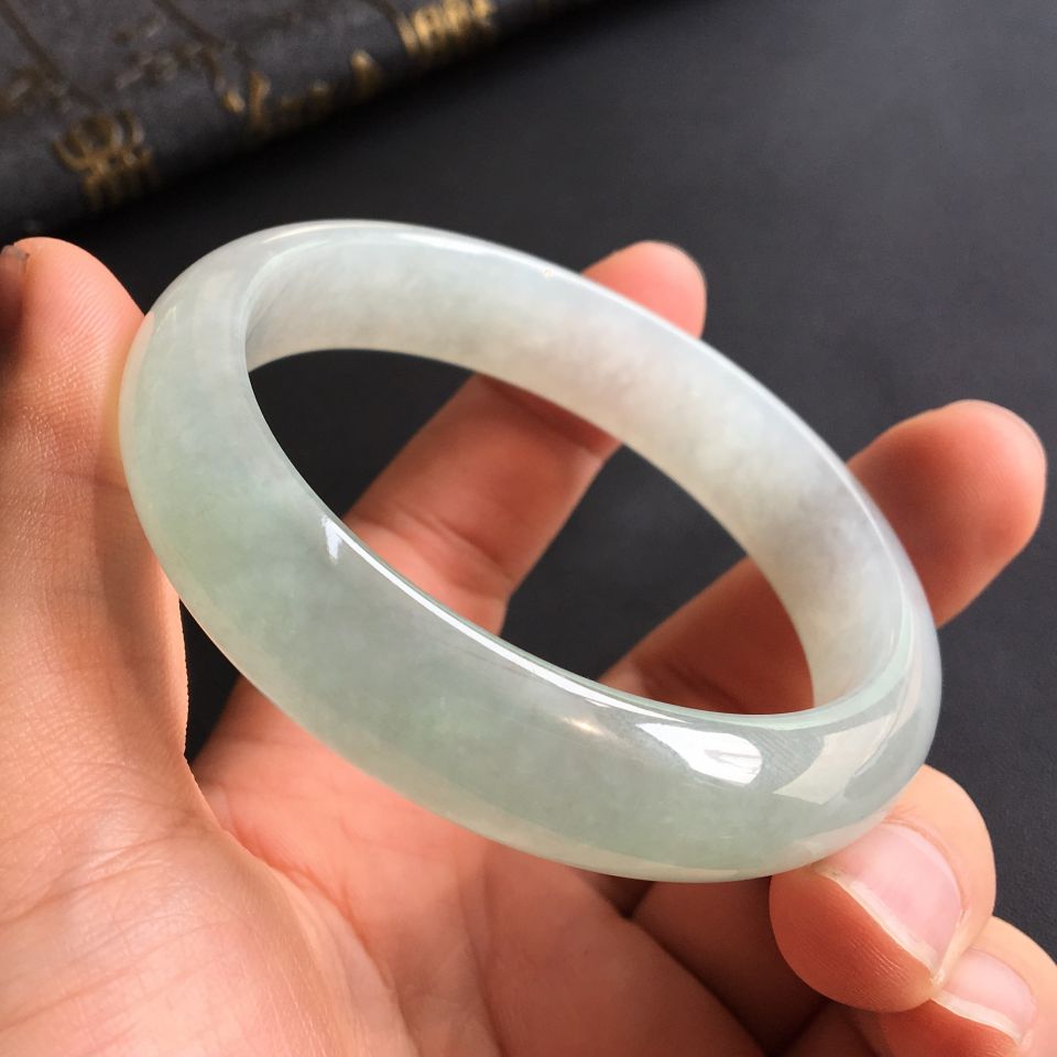 糯冰种晴水手镯(57.6mm)