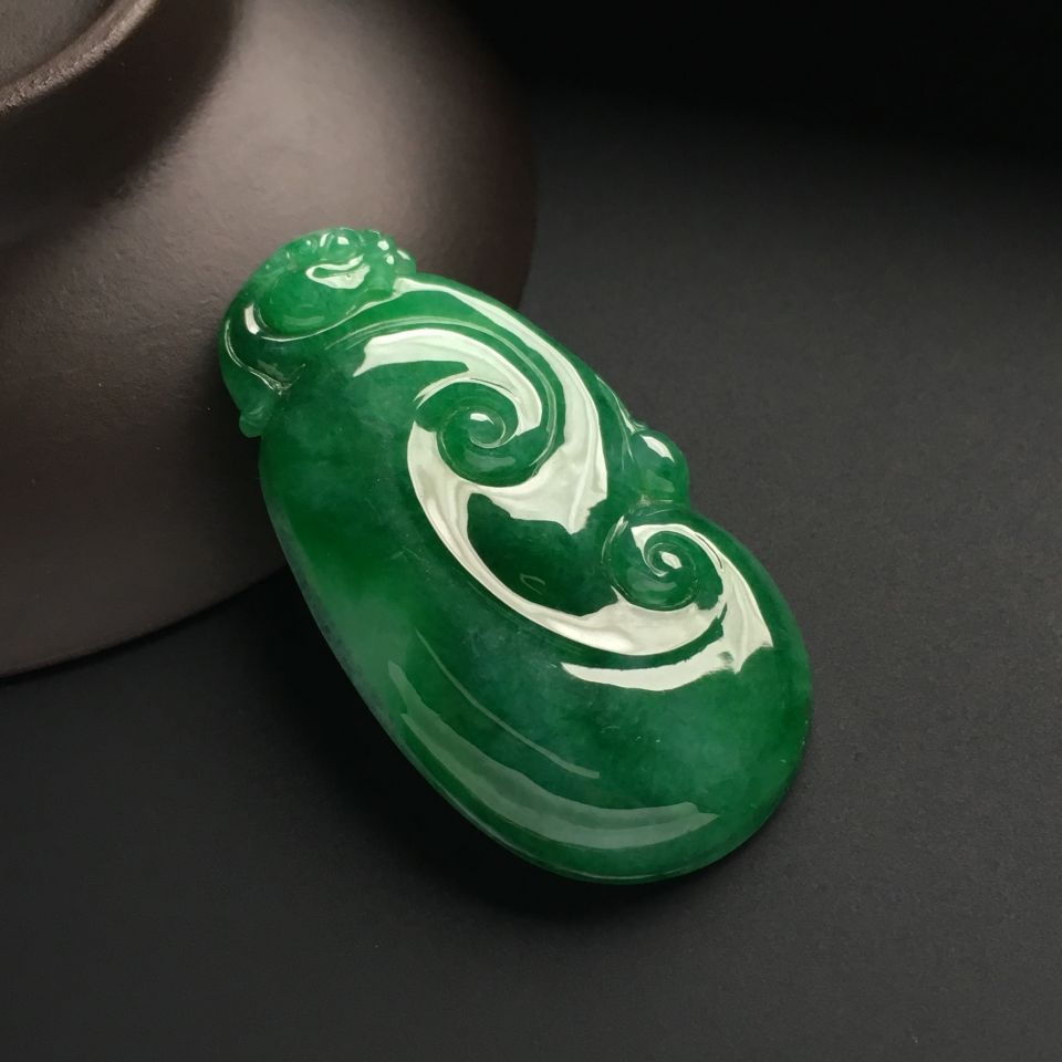 糯冰种翠色如意挂件