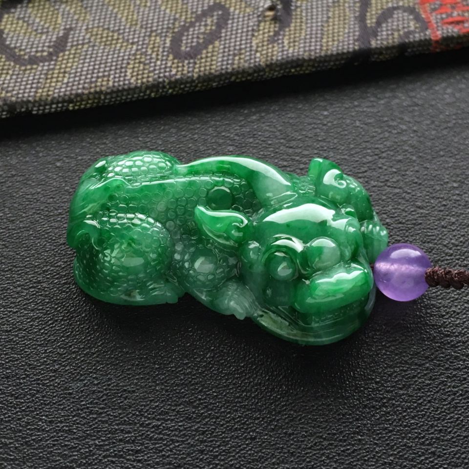 糯冰种深绿貔貅挂件