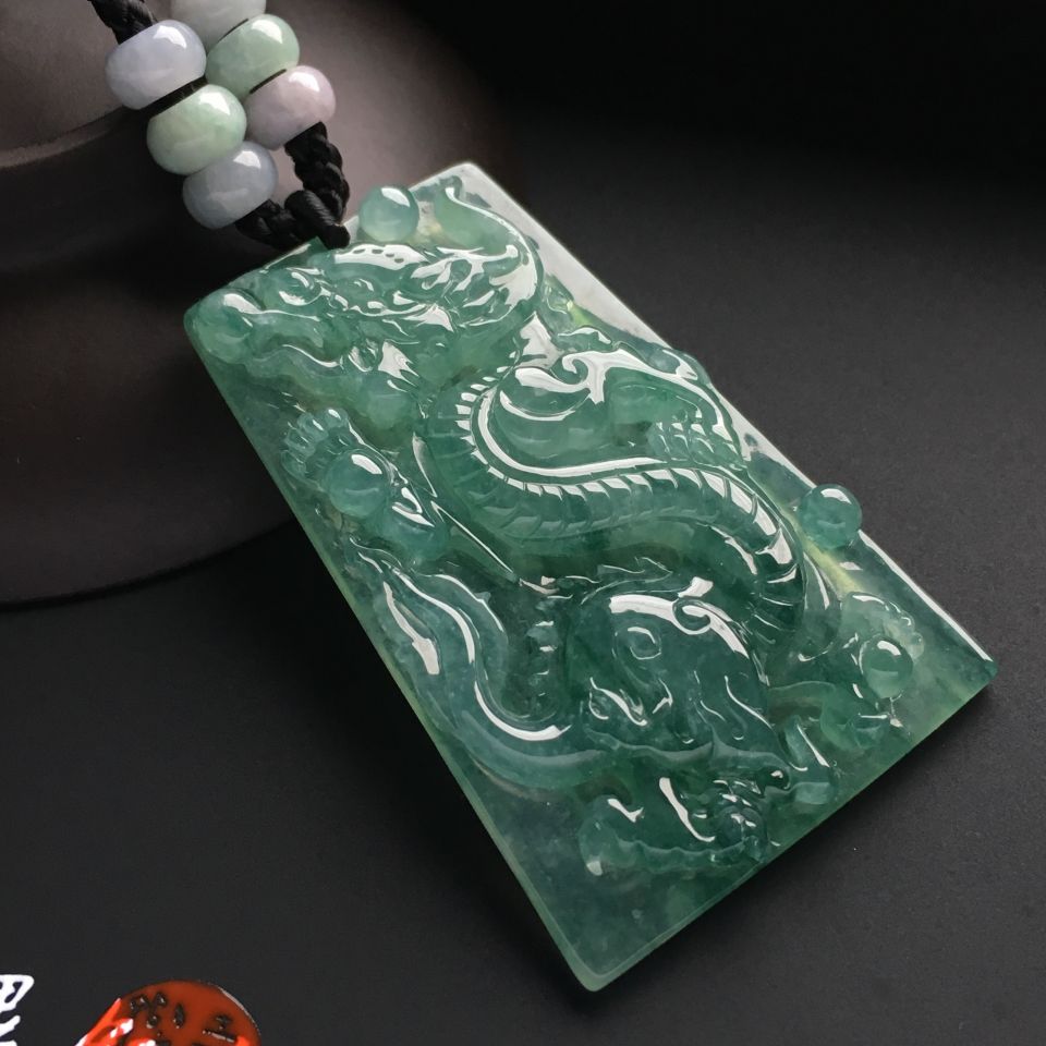 冰种飘花龙牌挂件