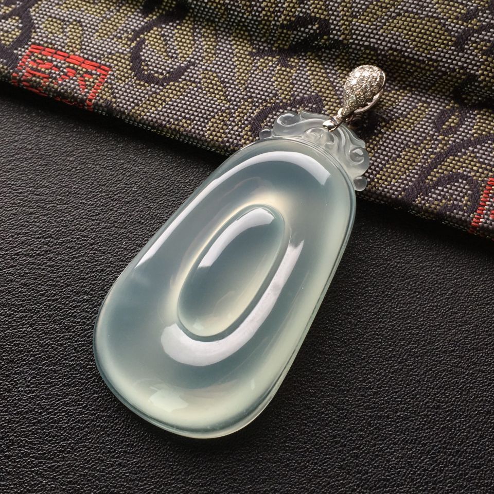 冰种淡晴水福在眼前胸坠(金扣)