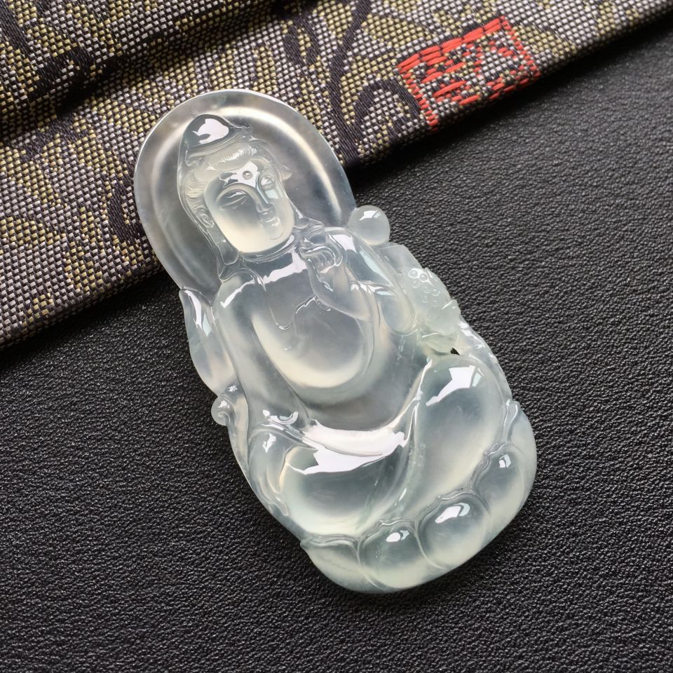 冰种淡晴水观音挂件