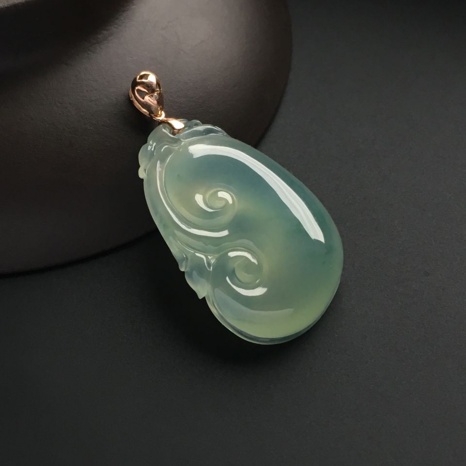 糯冰种晴水如意挂件