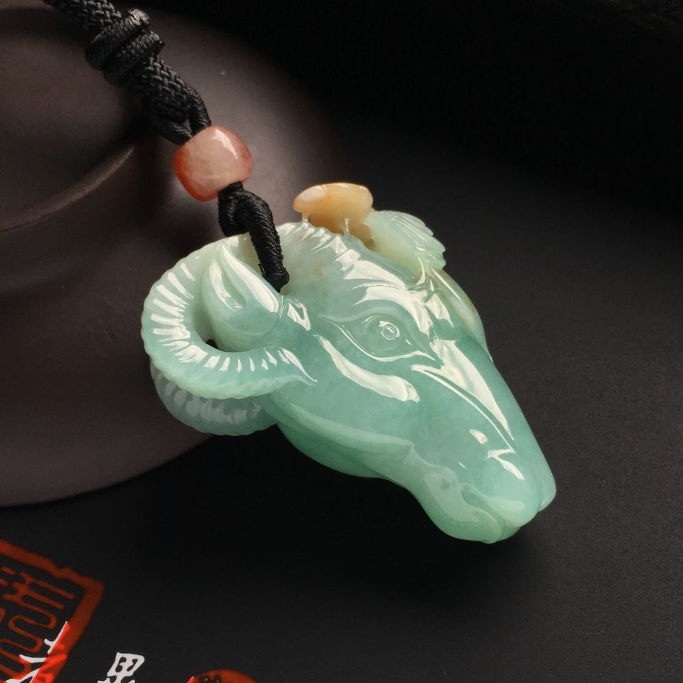 糯冰种晴水略带淡黄翡样样如意挂件