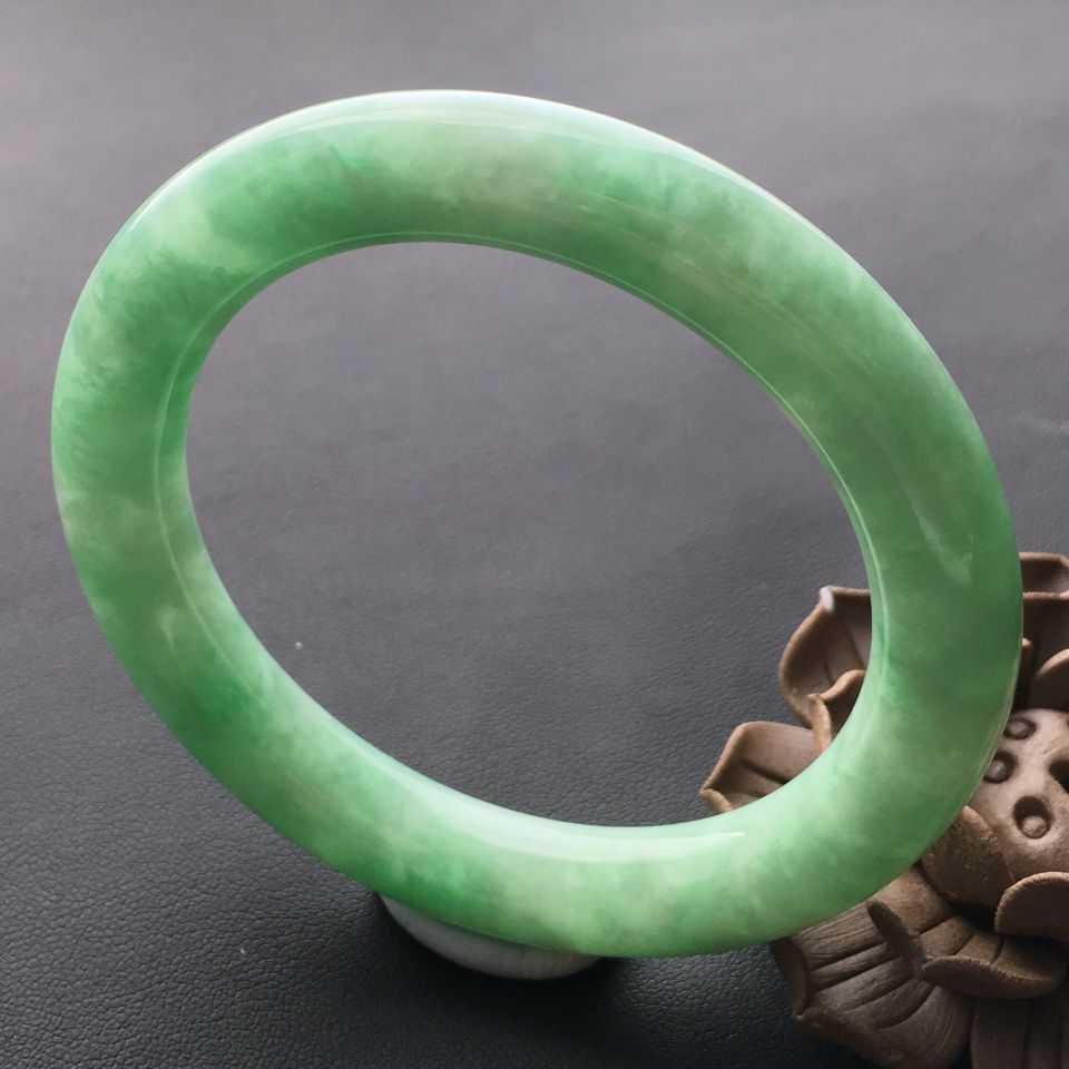 糯冰种豆色圆条手镯（56.8mm）