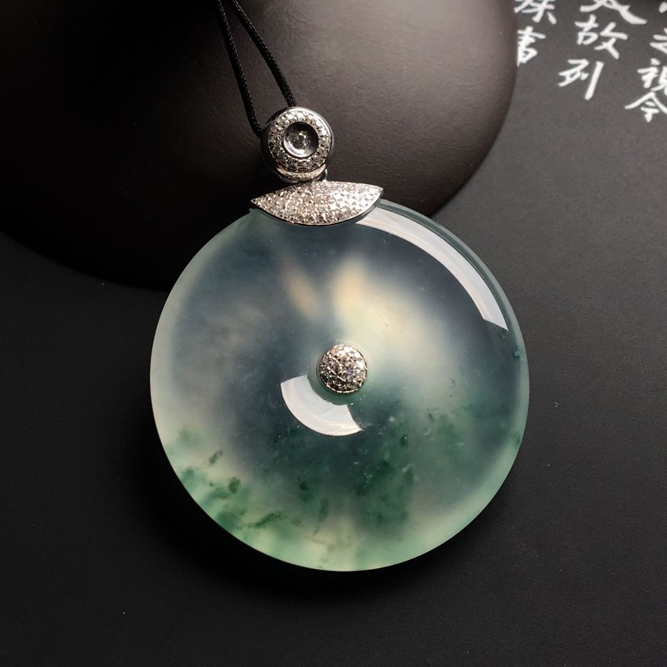 镶白金钻石冰种飘花平安扣胸坠