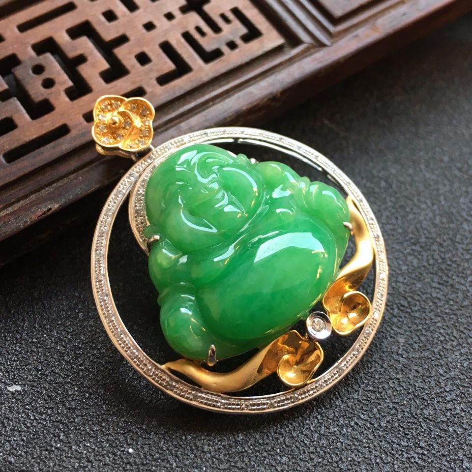 镶白/黄18K金钻石糯冰种翠色玉佛胸坠