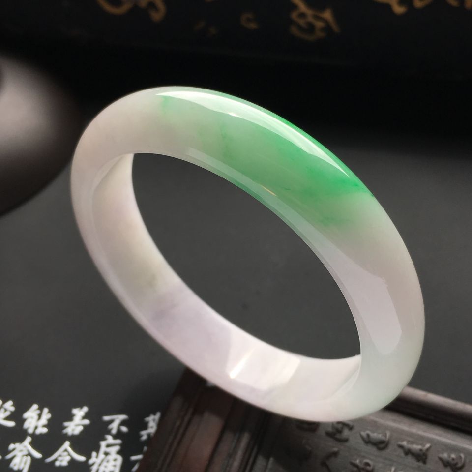 糯冰种略飘翠手镯（54mm）