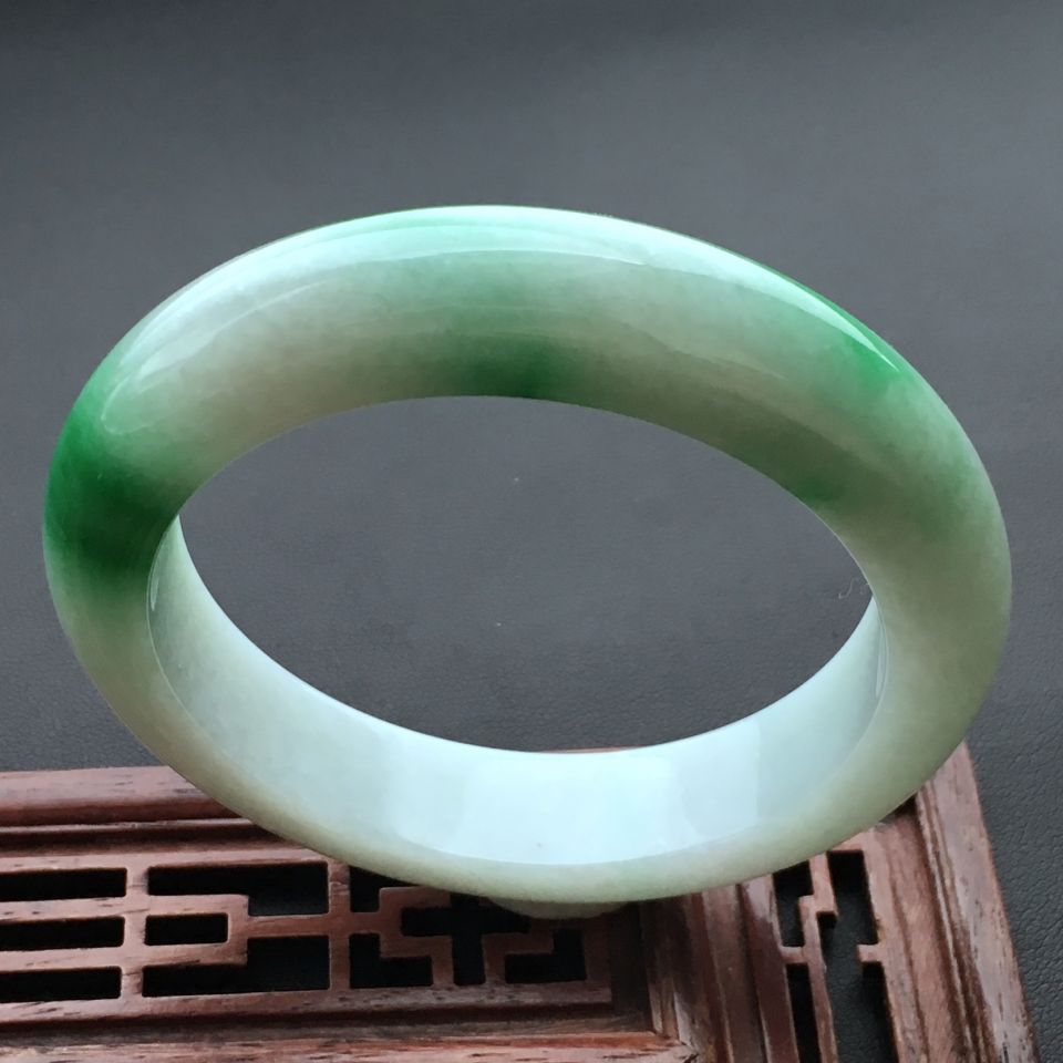 糯冰种飘翠手镯（52.5mm）