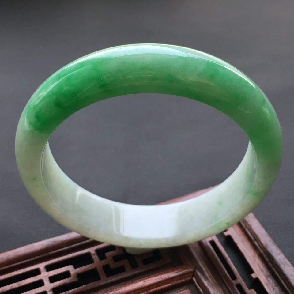 糯冰种飘翠手镯（58.8mm）