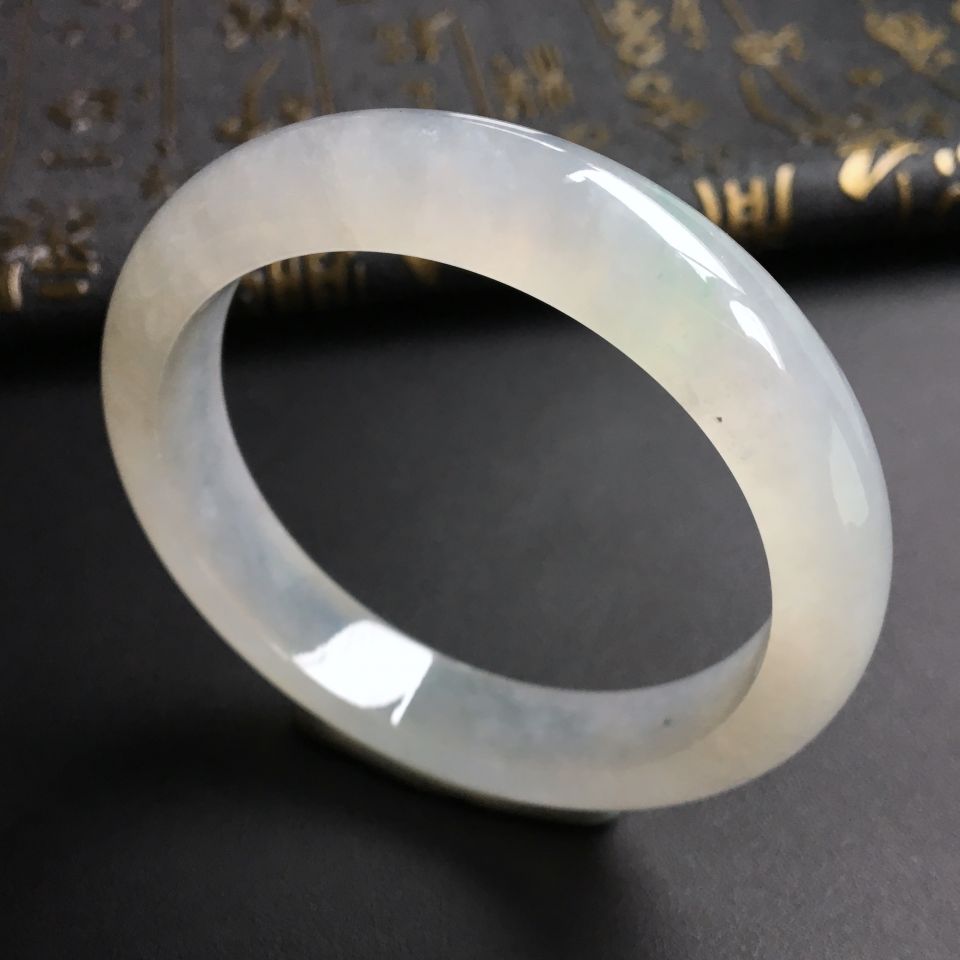 冰种略飘绿花手镯(55.2mm)