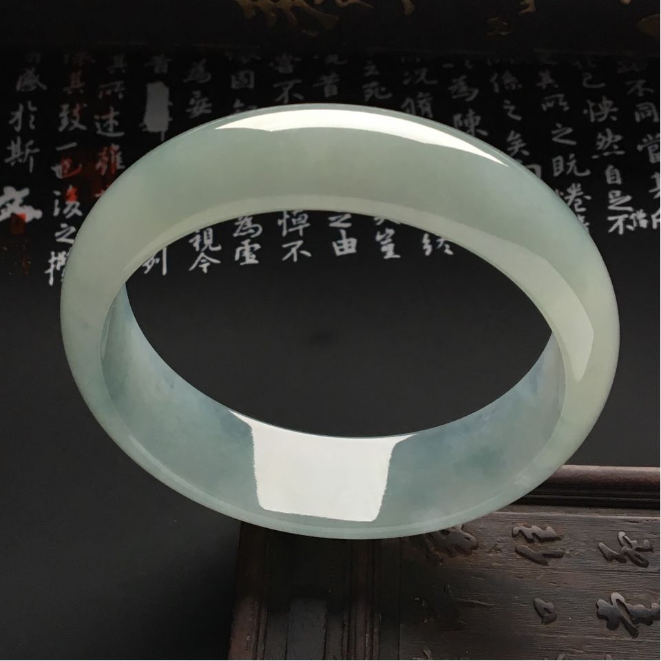 糯冰种淡晴水手镯（57mm）