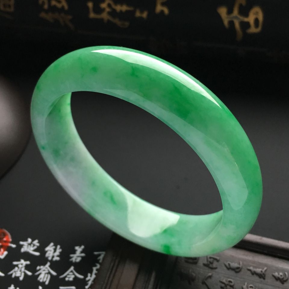 糯冰种飘翠手镯（55.6mm）