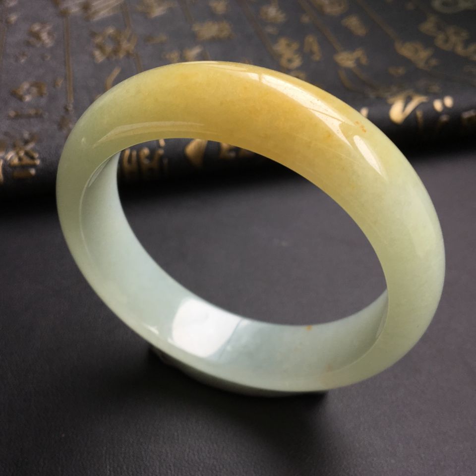 糯冰种黄翡手镯(56mm)