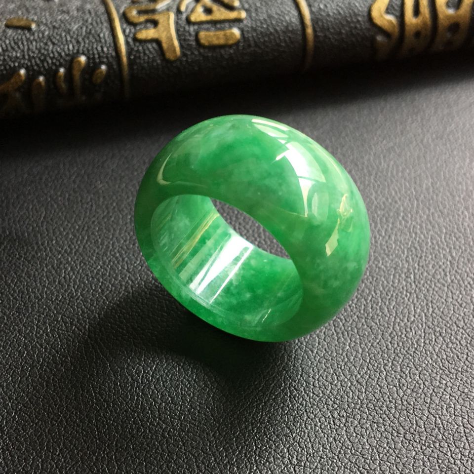 糯冰种翠色指环