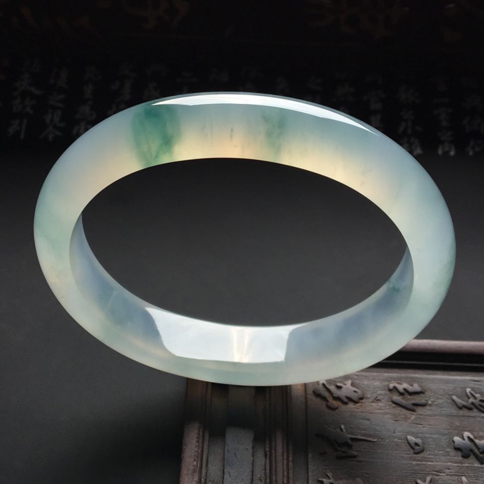 冰种飘花贵妃镯（57mm-50.5mm）