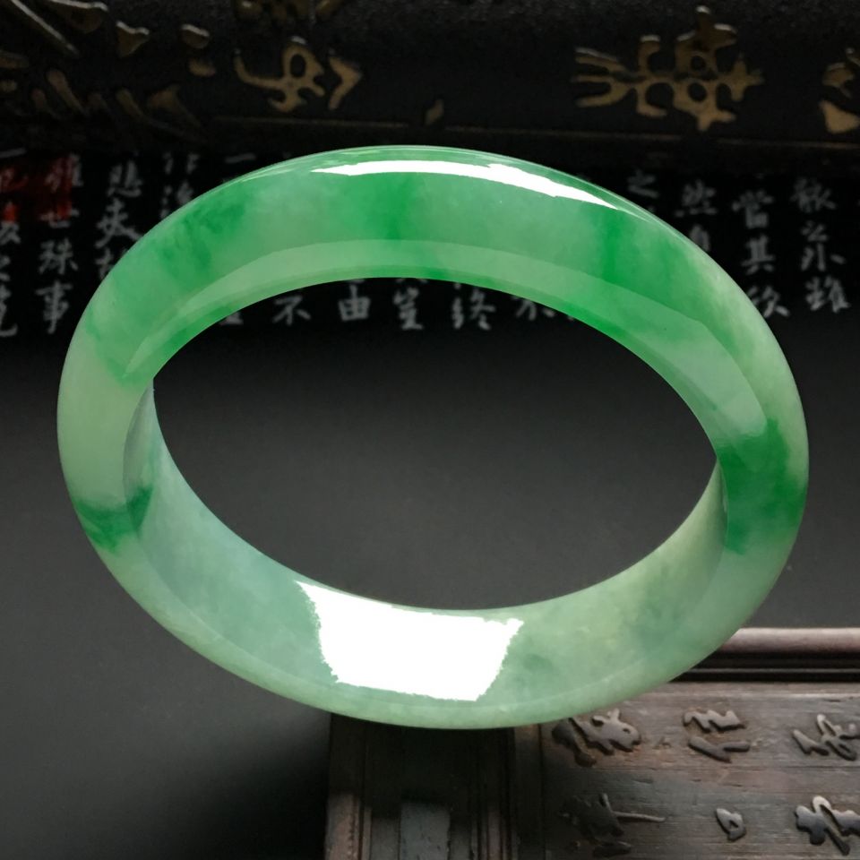 糯冰种飘翠手镯（56.8mm）