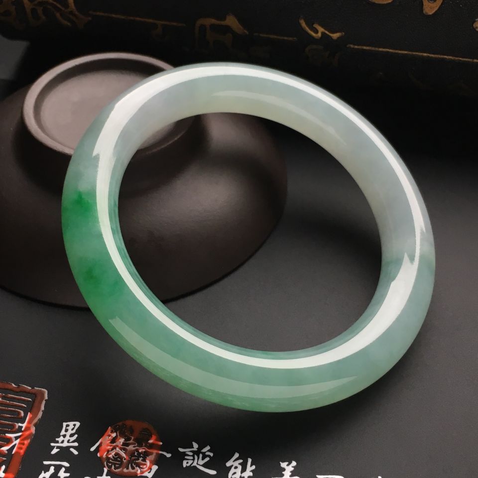 糯冰种飘翠圆条手镯（56.8mm）