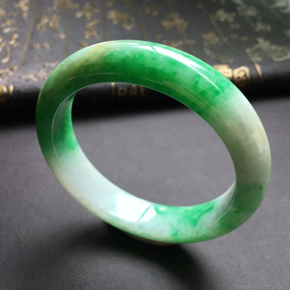 糯冰种飘翠手镯(57mm)