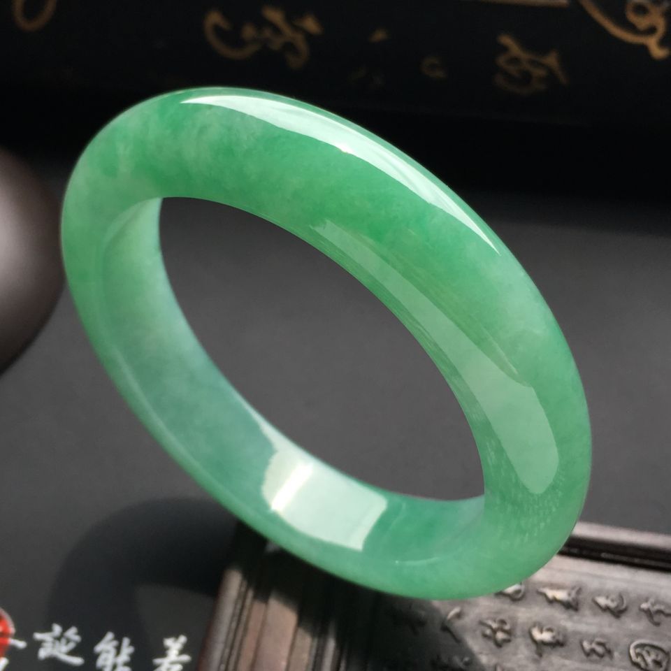 糯冰种绿晴水手镯（57mm）