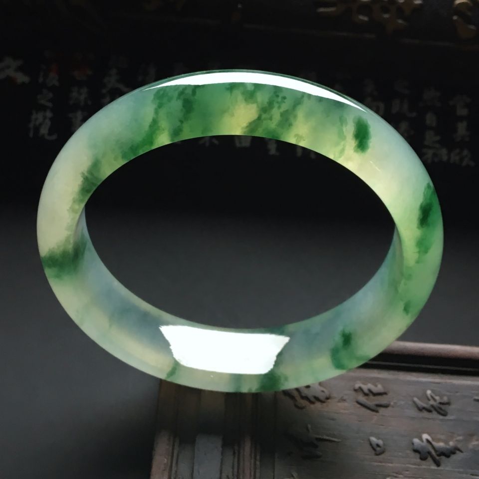 冰种飘花手镯（55.8mm）