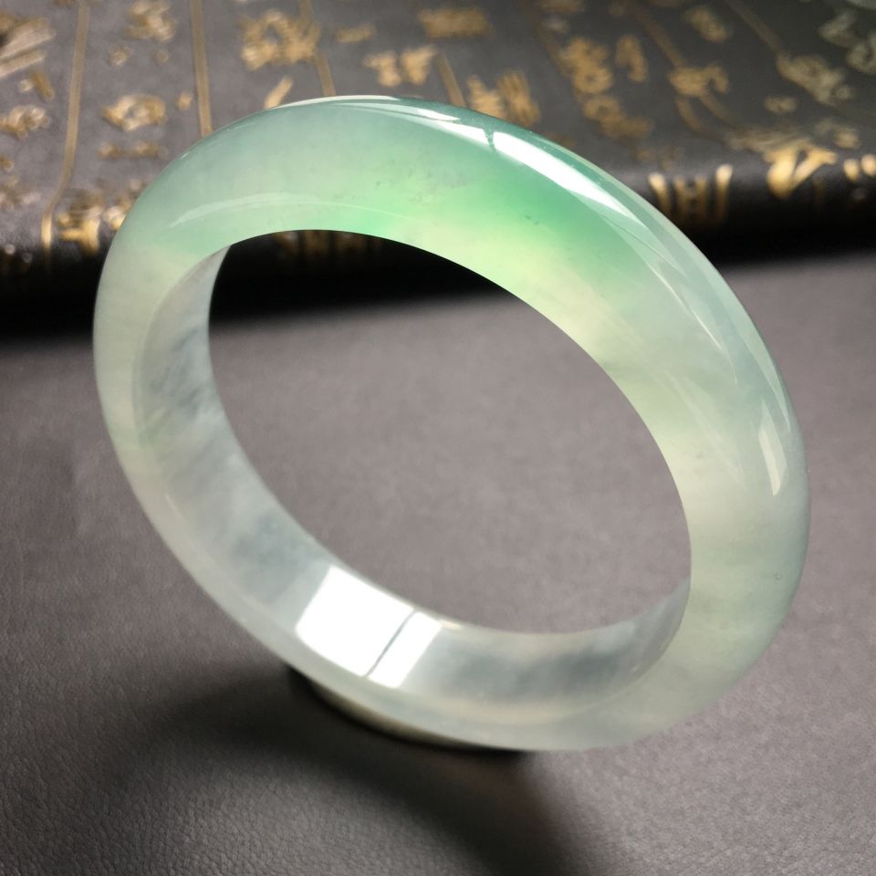 冰种飘绿花手镯(56.2mm)