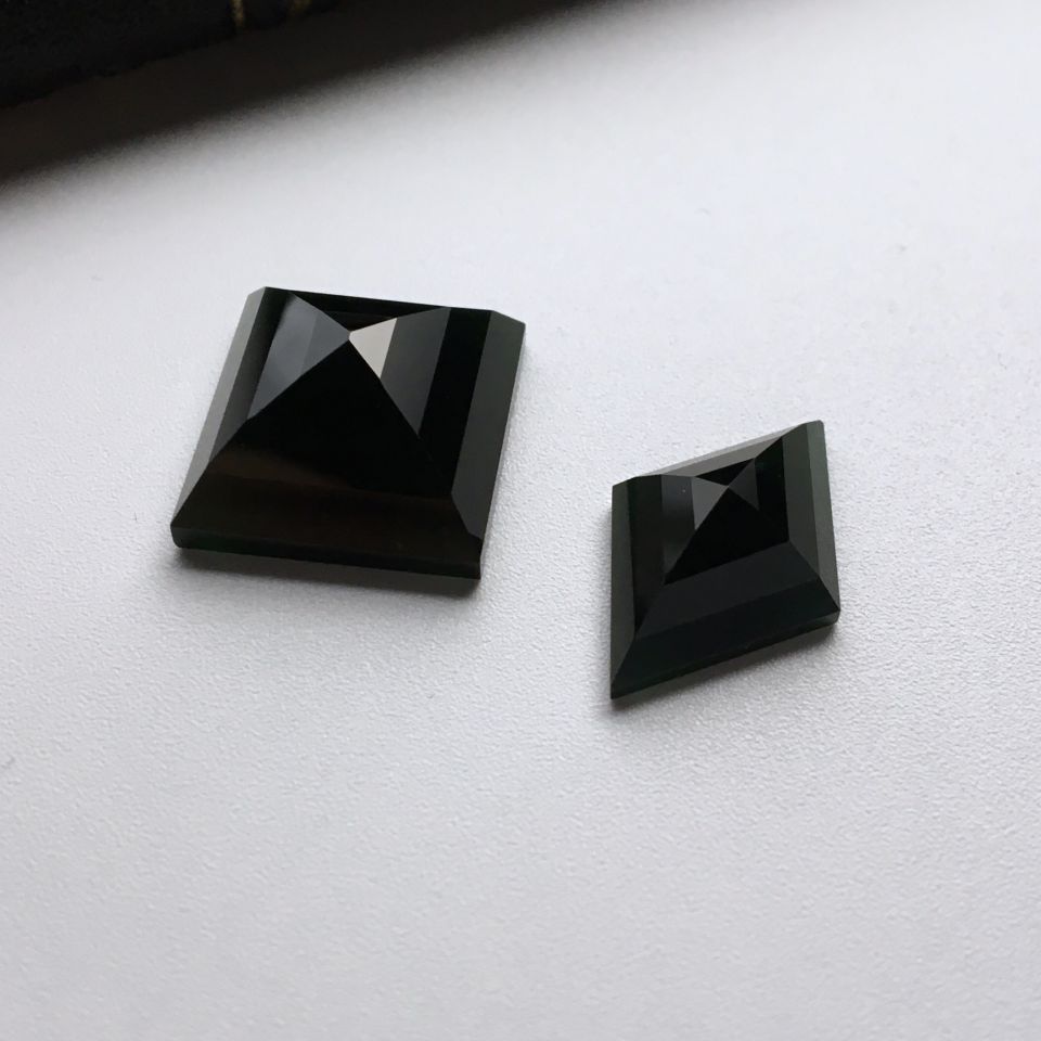 冰玻种墨翠戒面/胸坠面(一对)