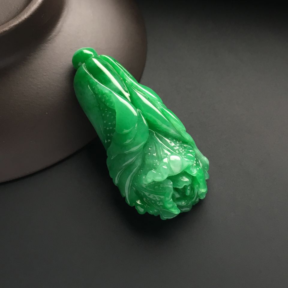 糯冰种翠色白菜挂件