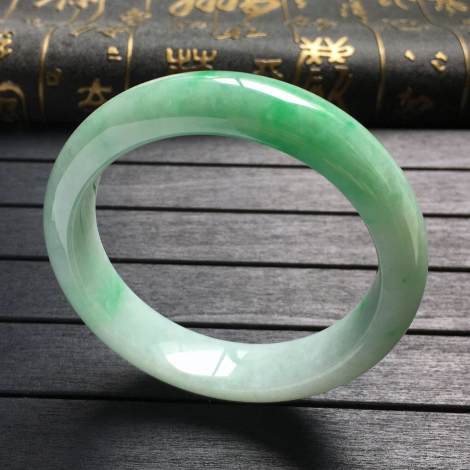 糯冰种飘翠手镯(56.2mm)