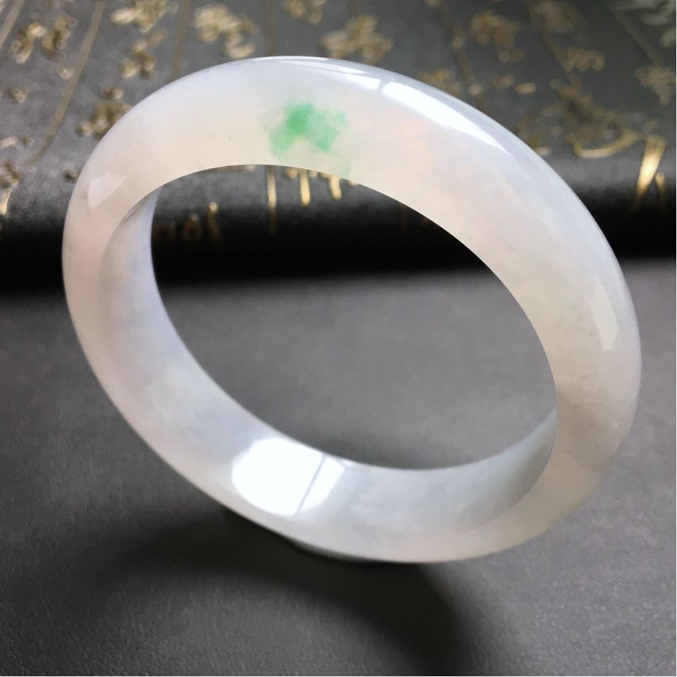 糯冰种略飘翠手镯(58.8mm)