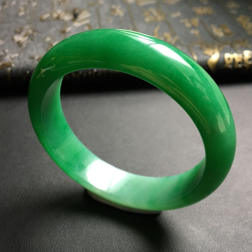 糯冰种阳绿手镯(54.8mm)