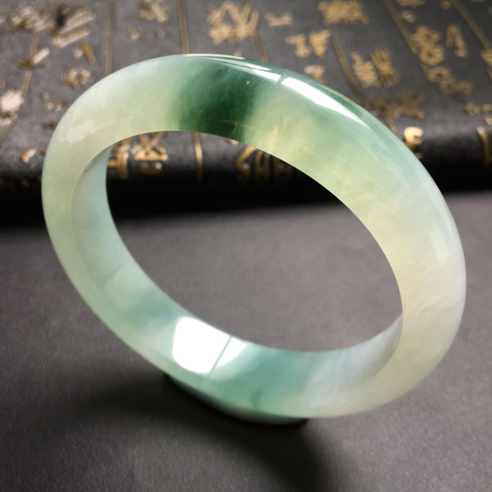 糯冰种飘花手镯(57mm)