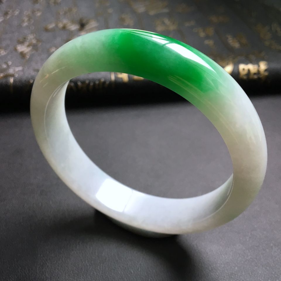 糯冰种飘阳绿手镯(59.5mm)