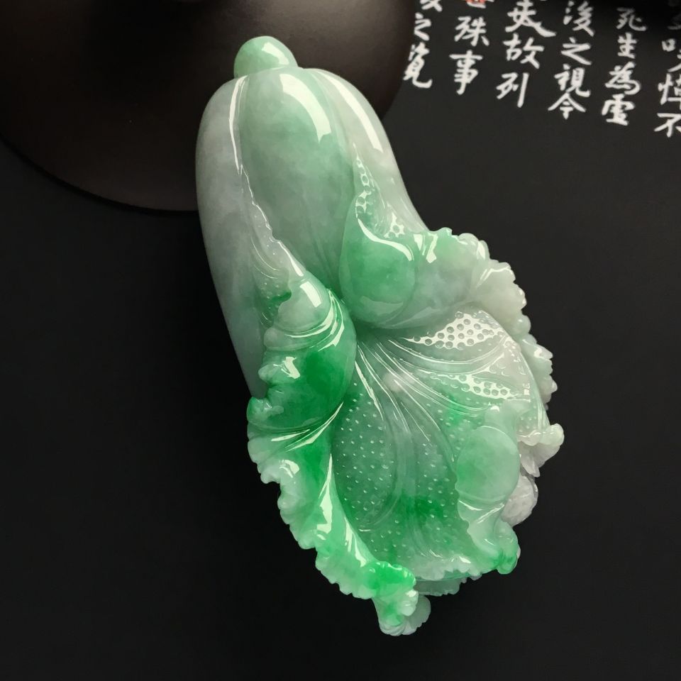 糯冰种飘翠白菜挂件