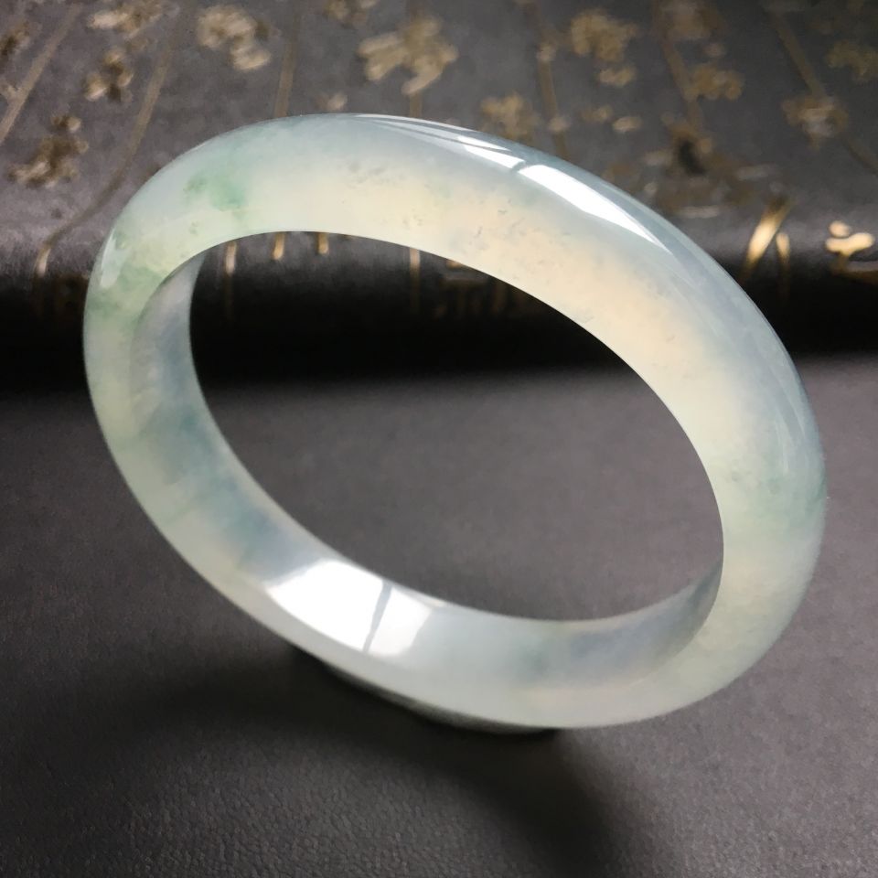 冰种飘花贵妃镯(56mm-48.8mm)