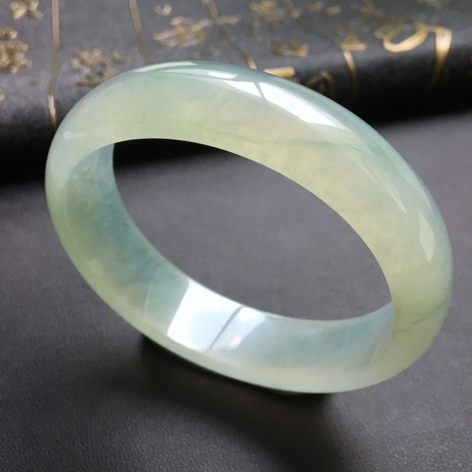 冰种晴水略飘花贵妃镯(54.5mm-47.3mm)