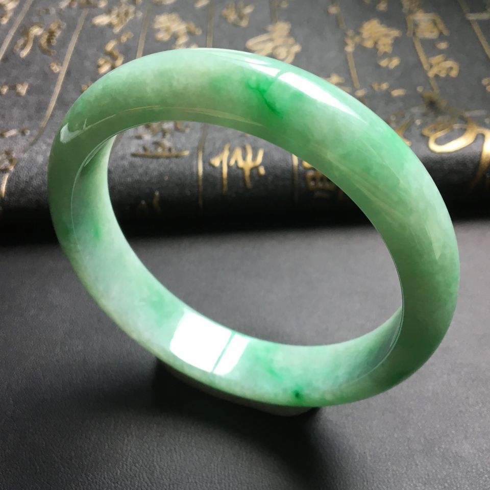 糯冰种飘翠手镯(62mm)