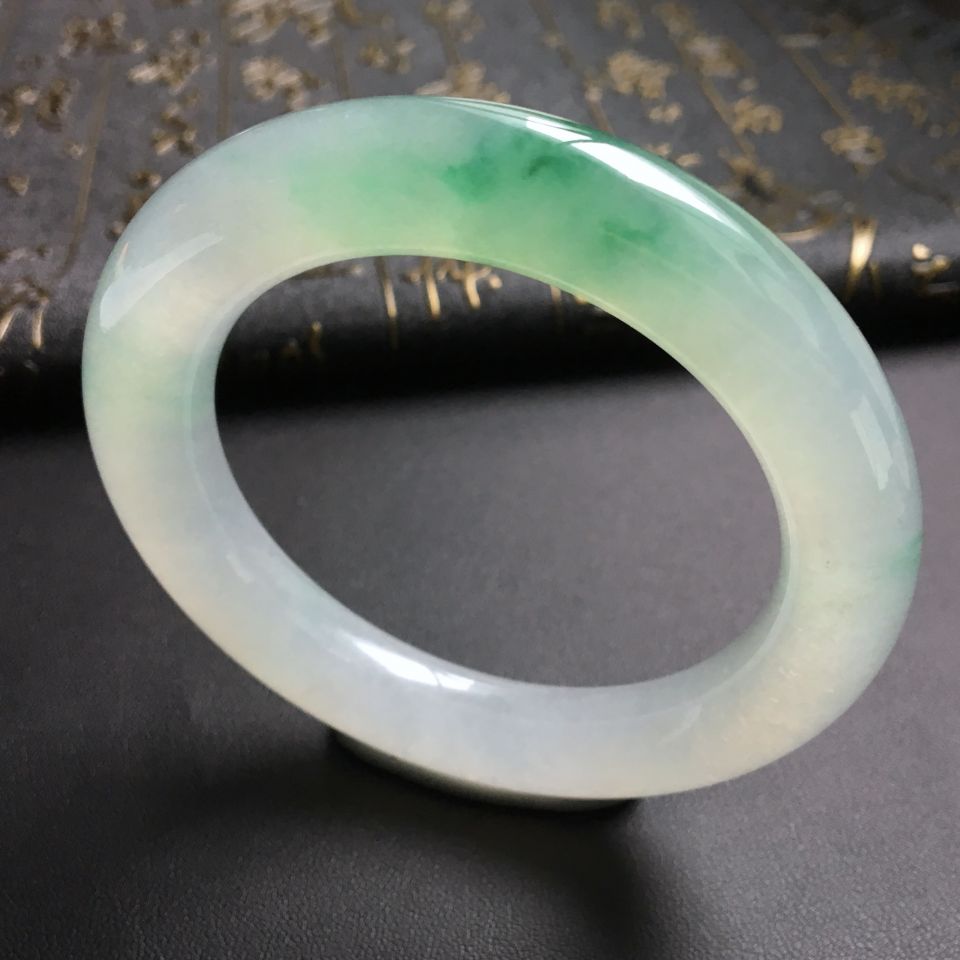 糯冰种飘绿花圆条手镯(56mm)