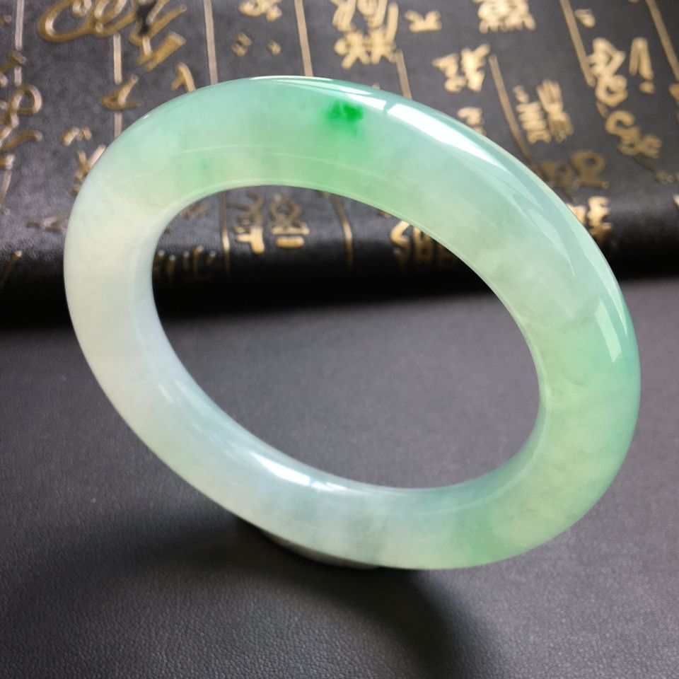 糯冰种晴水略飘翠圆条手镯(56.8mm)