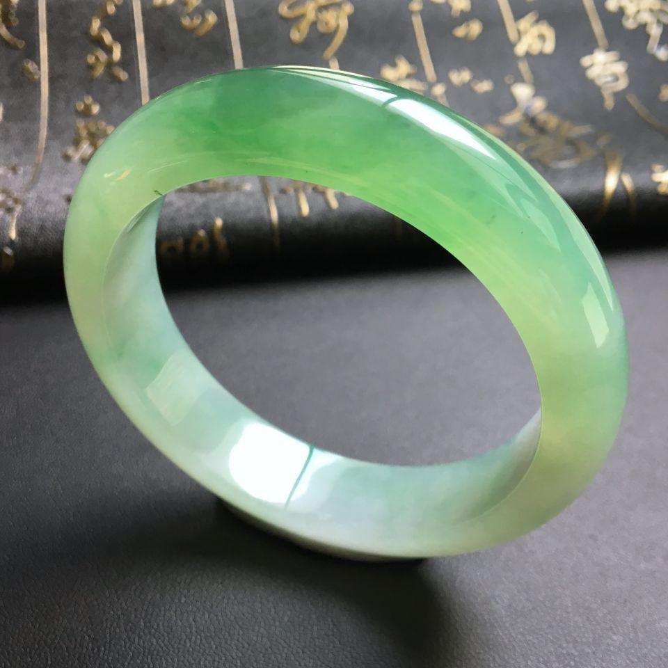 糯冰种晴水飘绿花手镯(57.5mm)