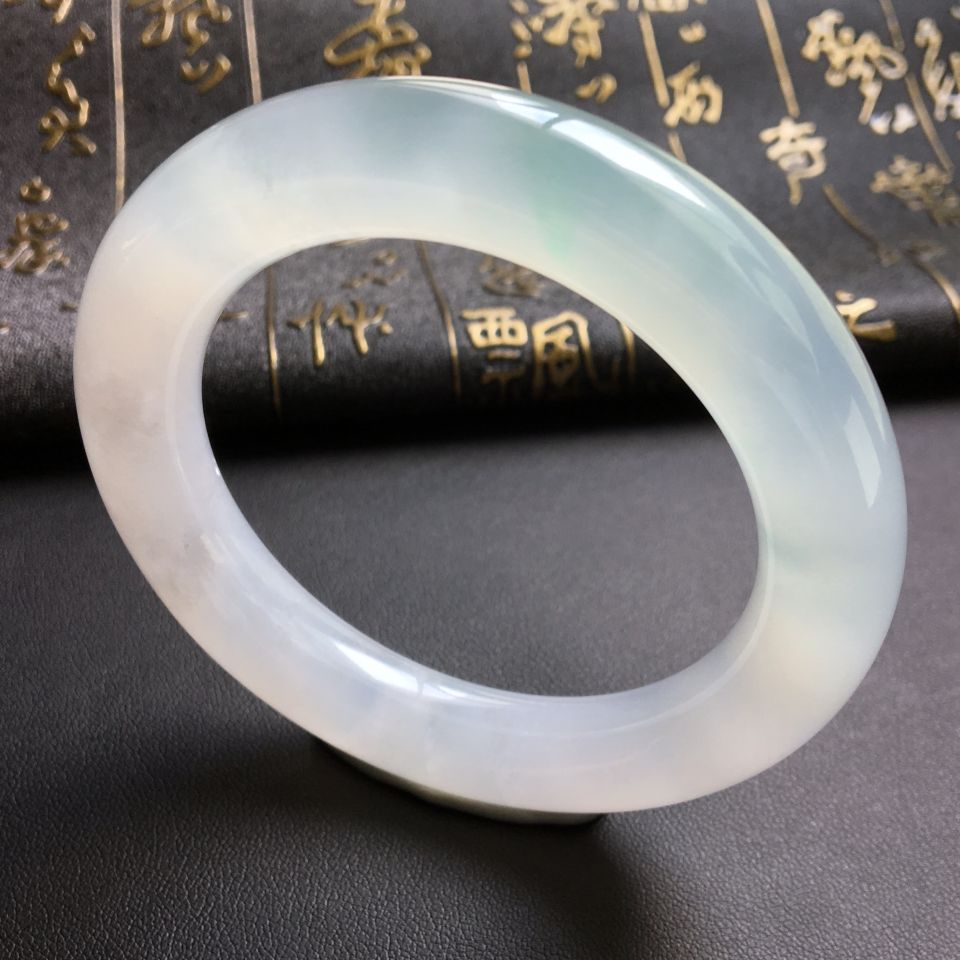 冰种略绿花圆条手镯(56.2mm)