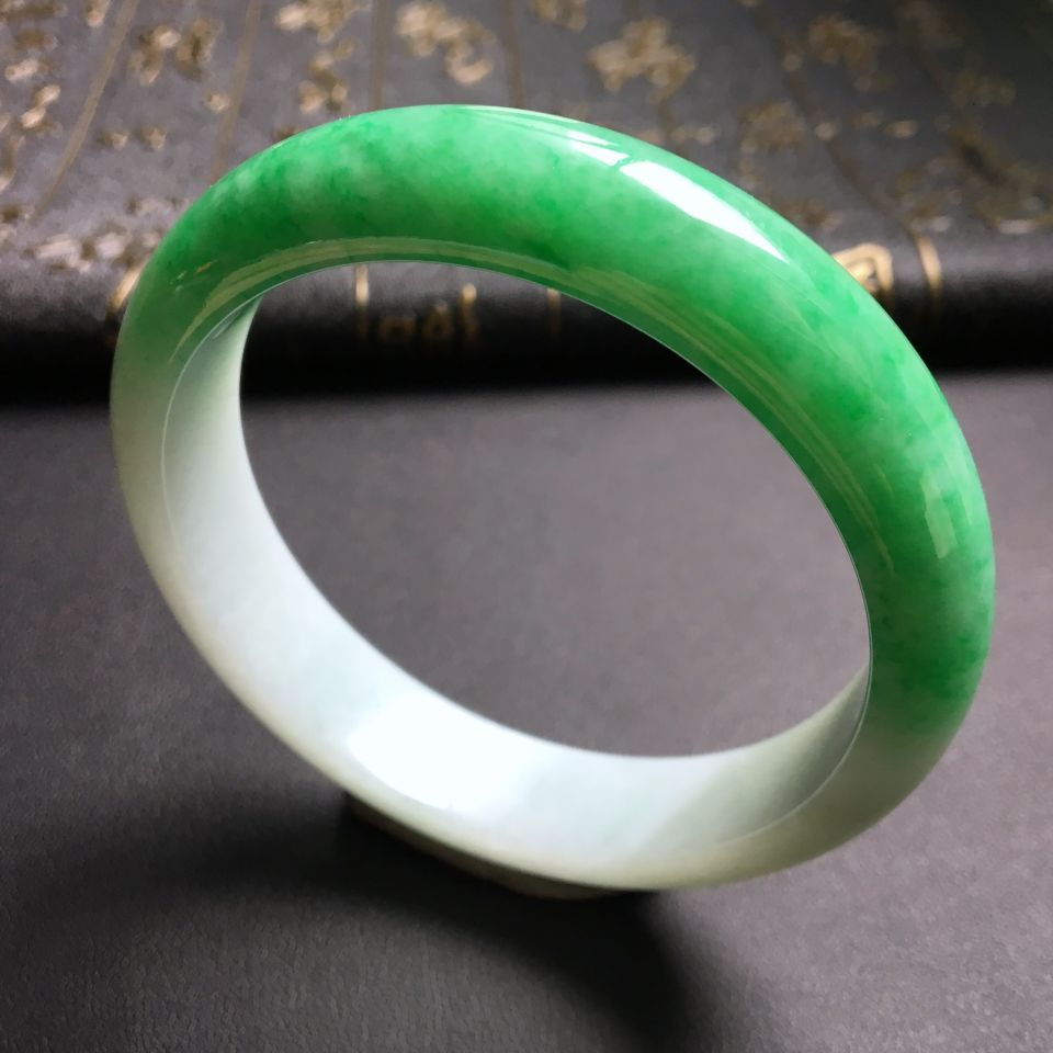 糯冰种翠色手镯(58.2mm)