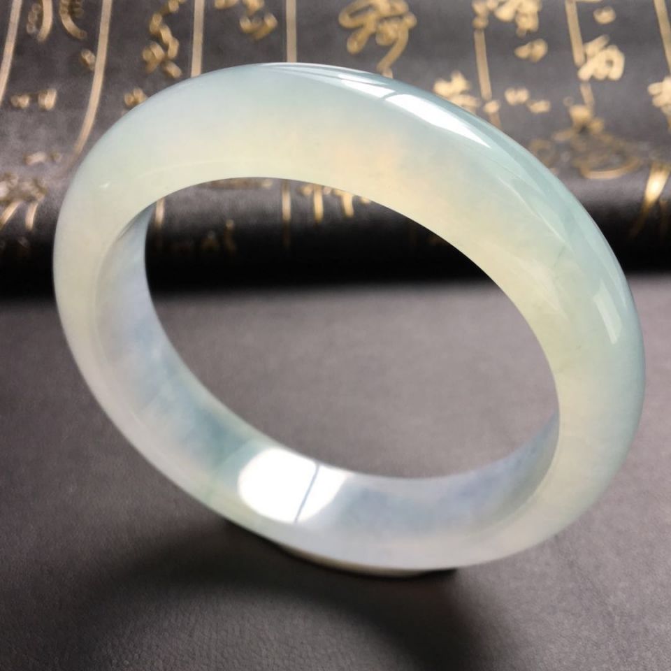 冰种晴水略飘花手镯(58.5mm)