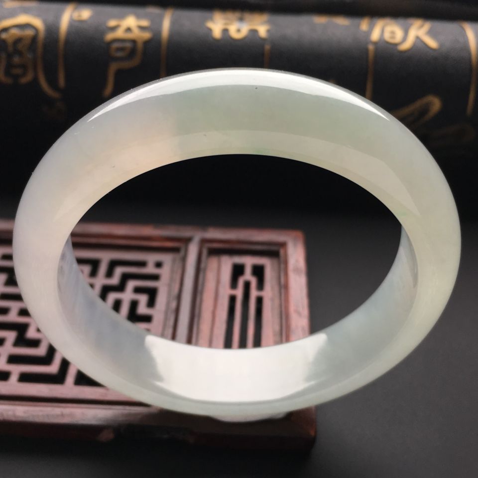 糯冰种晴水手镯（54.2mm）