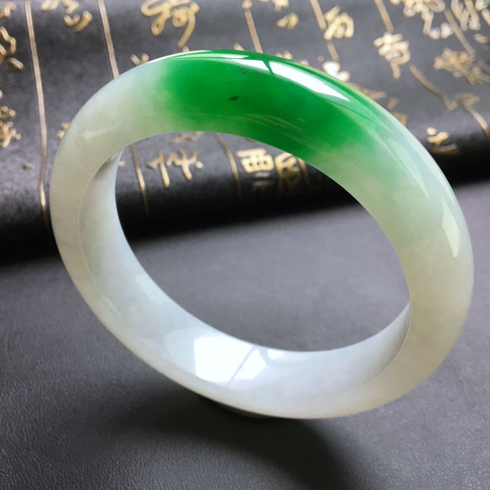 糯冰种飘阳绿手镯(58.6mm)