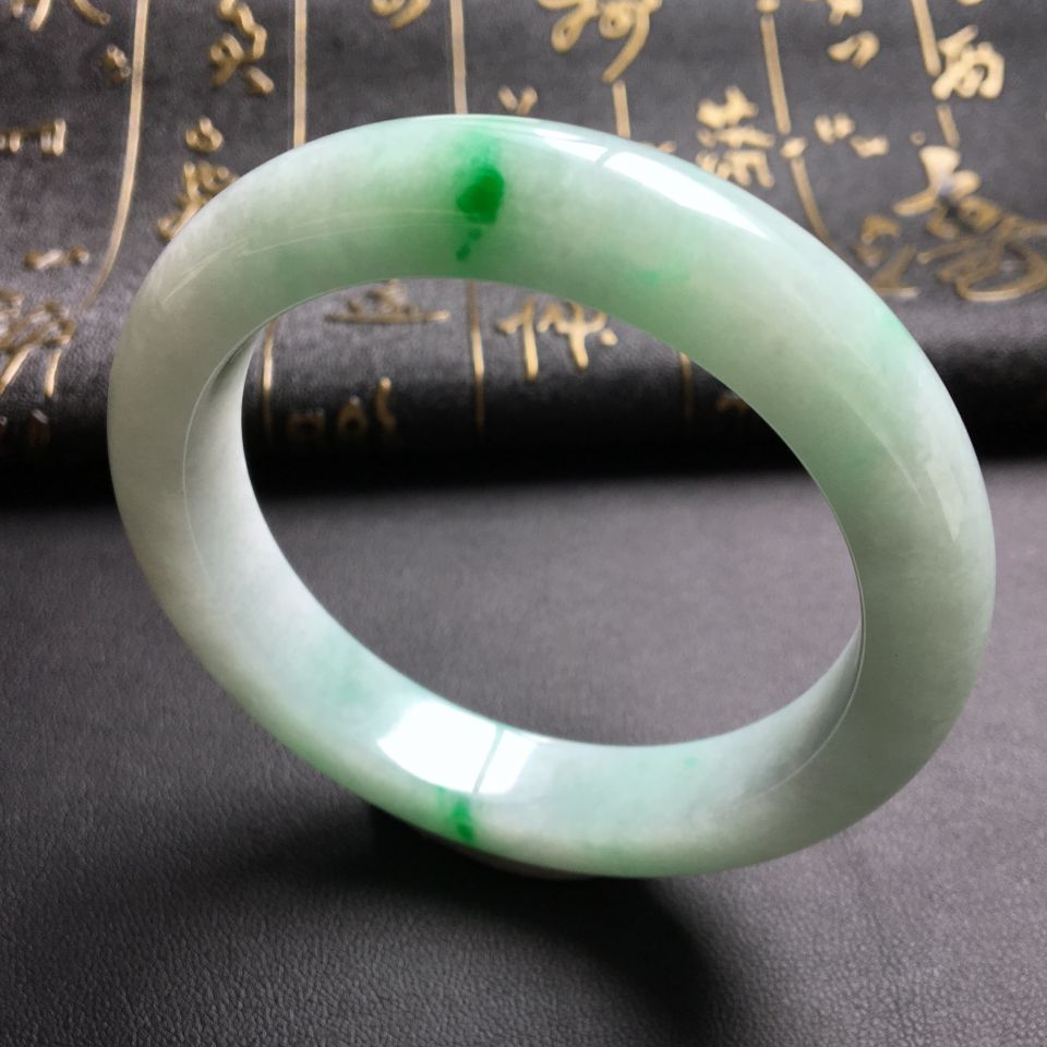 糯冰种略飘翠手镯(54.5mm)