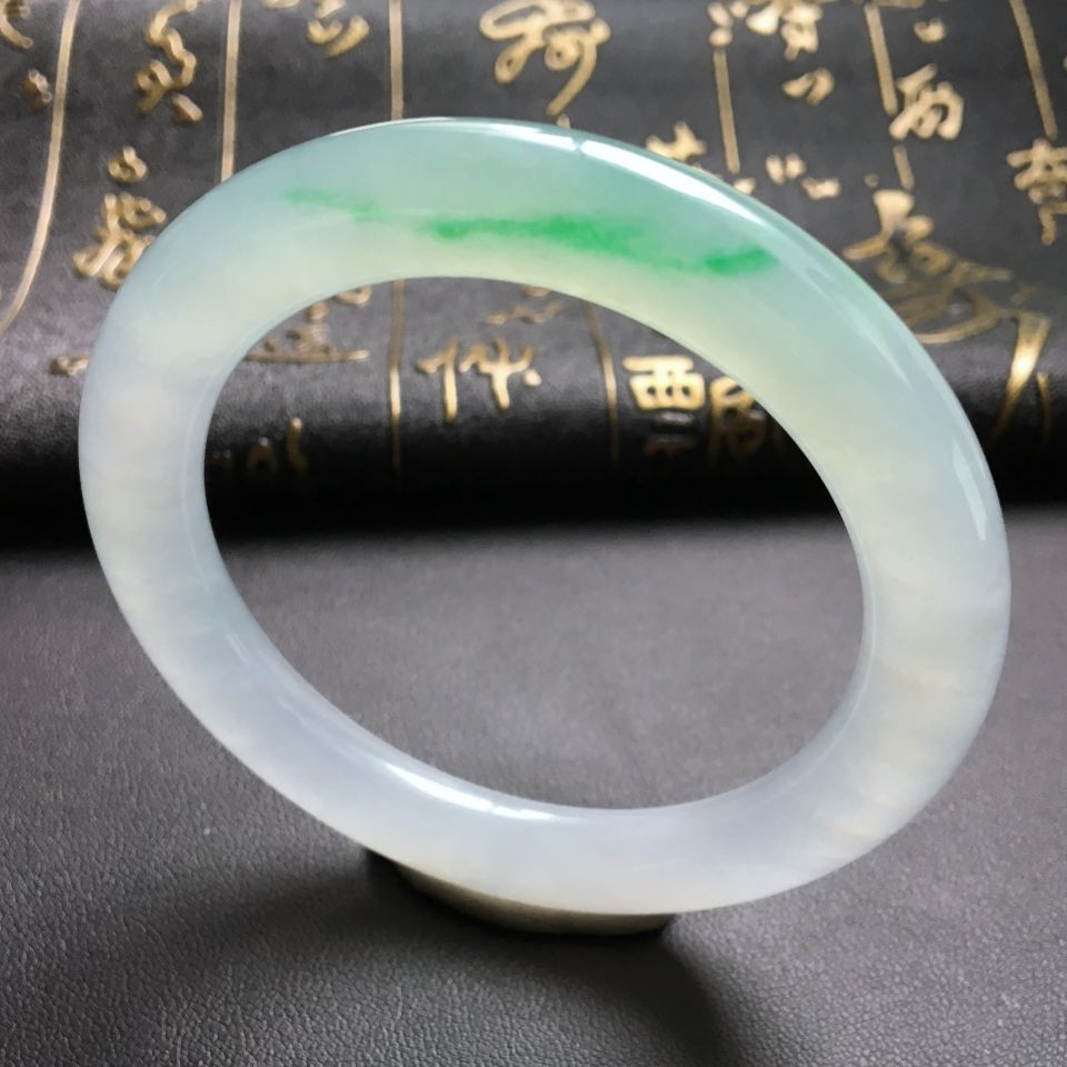 糯冰种略飘翠圆条手镯(53.2mm)