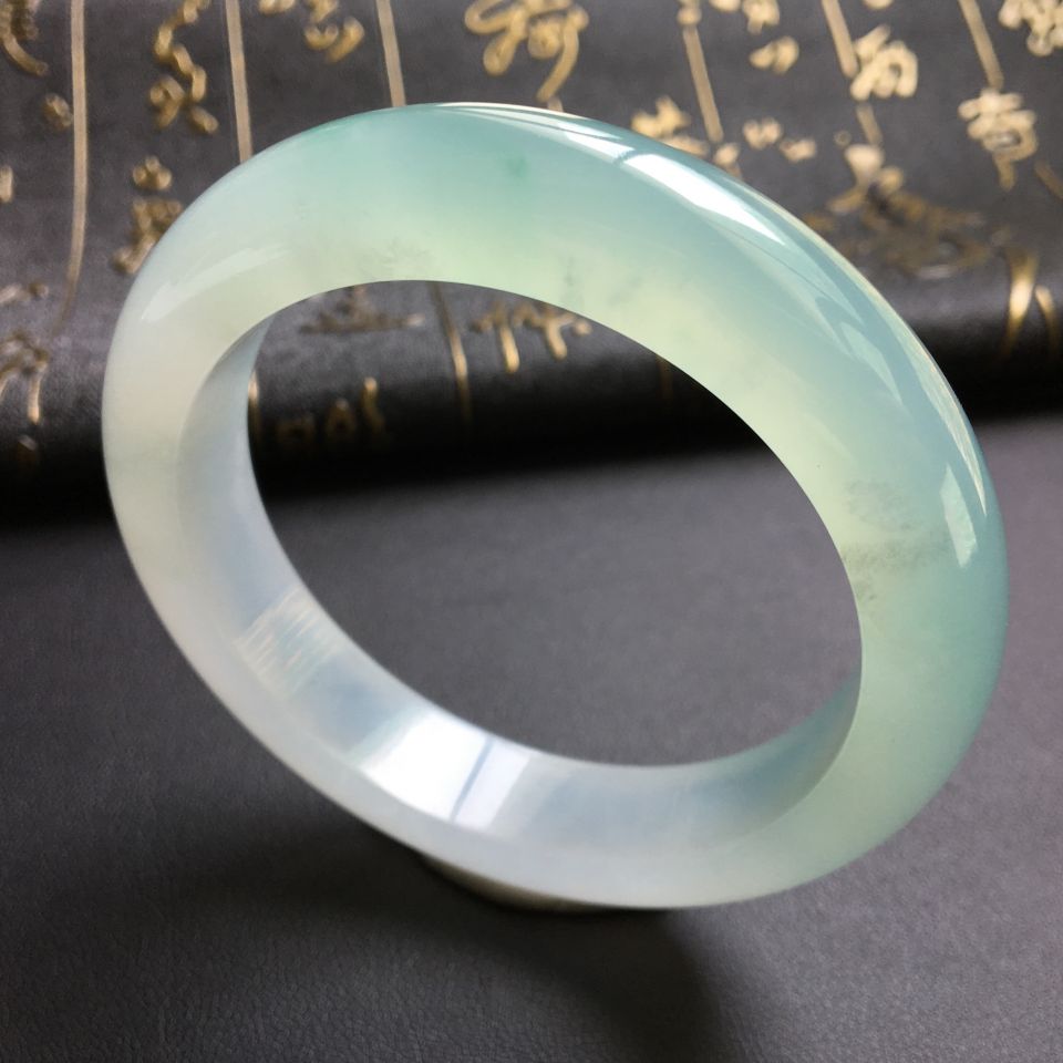 糯冰种晴水略飘花手镯(56.2mm)